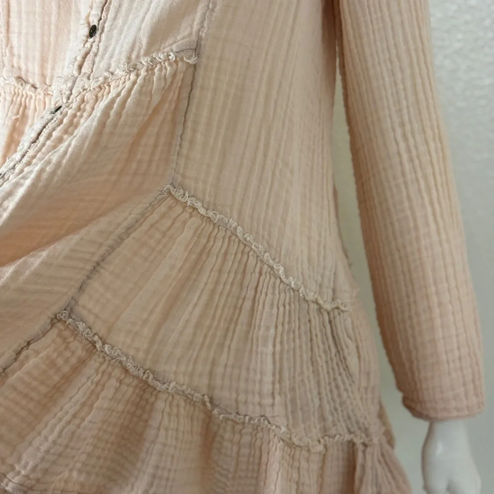 Free People Cream Button-Down Blouse Size Large. E19